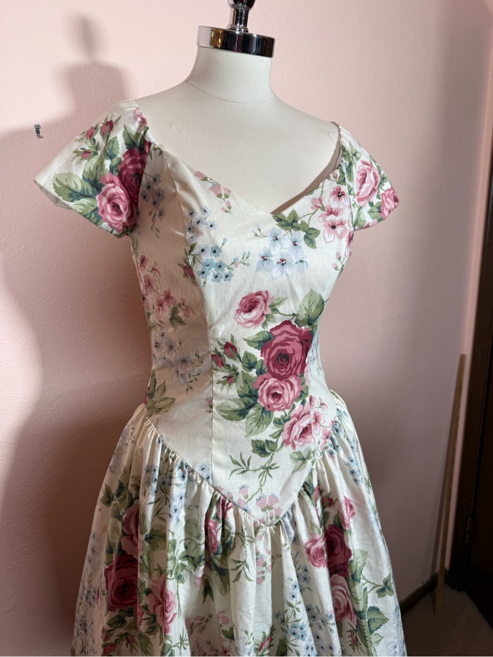 Vintage Loralie original rose floral full skirt Victorian tea dress medium